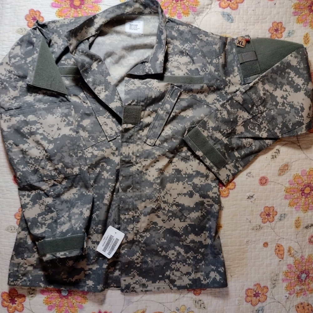 NWT U.S. Army Combat Uniform Jacket Size Medium-Long